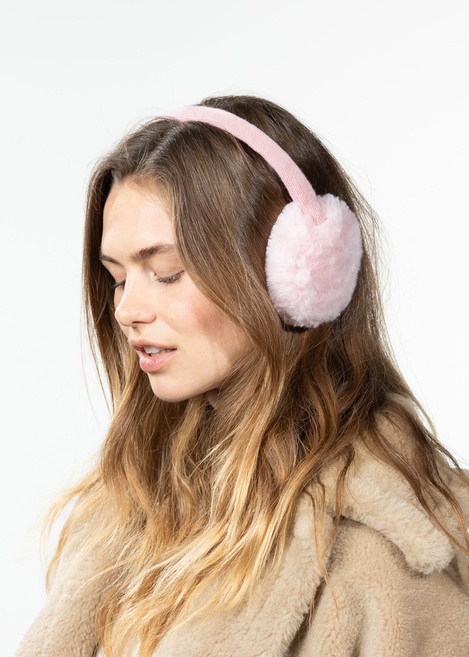 Women Plush Earmuffs light pink - Side