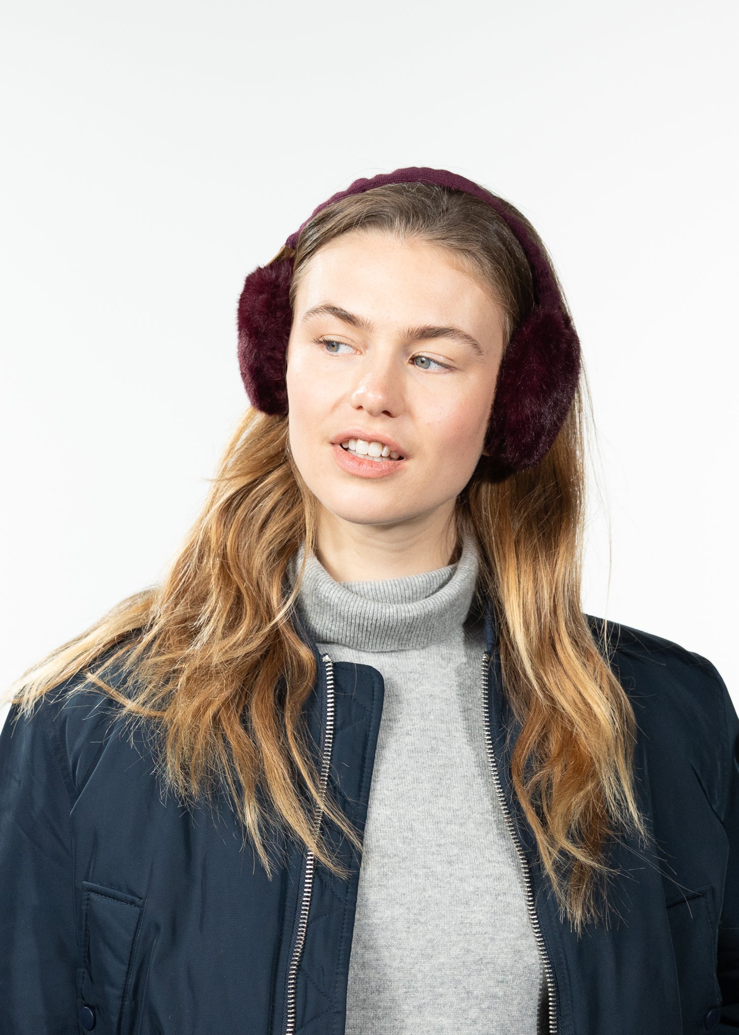 Women Plush Earmuffs aubergine - Front