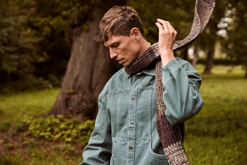 Men Akotan Scarf burgundy - Model