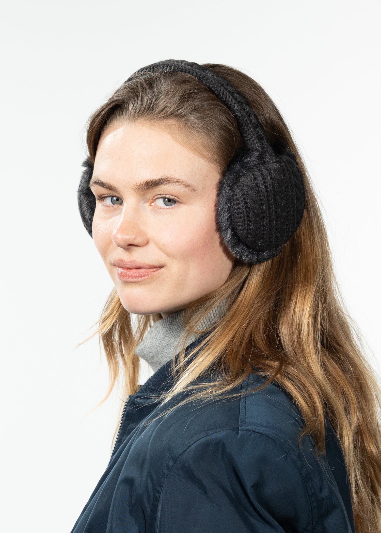 Women Monique Earmuffs black - Side