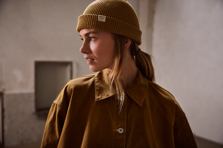Unisex Kinyeti Beanie mustard - Model