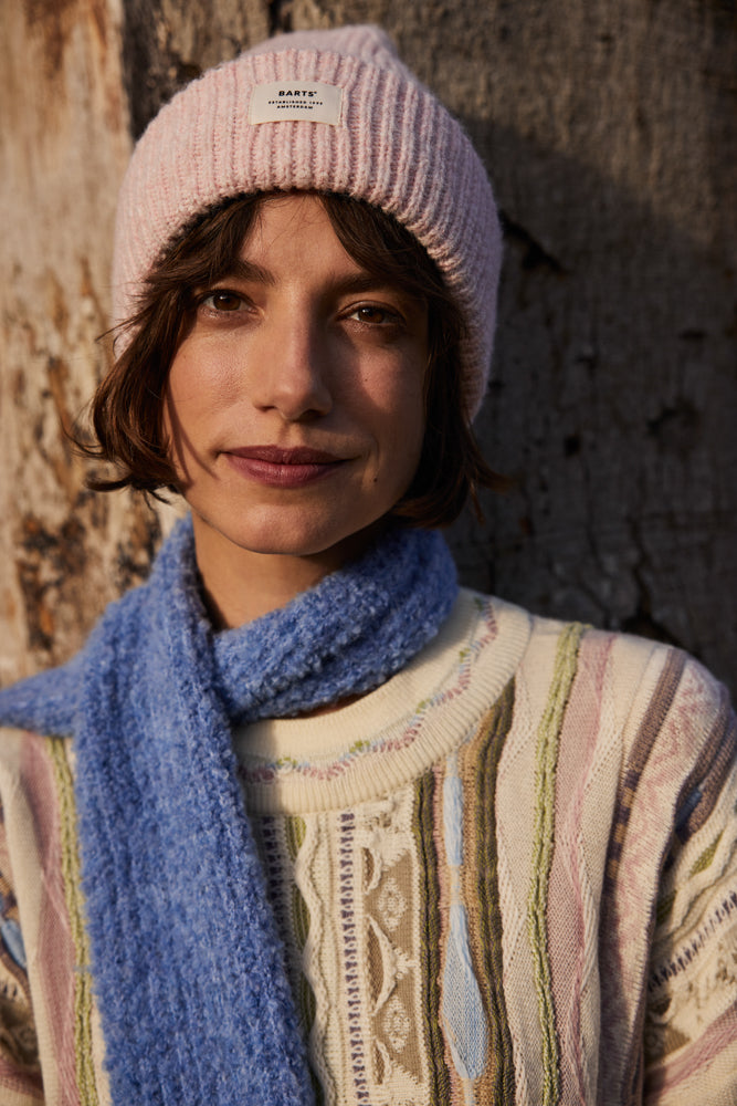 Women Owlet Beanie rose - Model