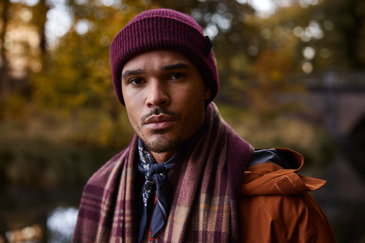 Men Rhodoz Beanie burgundy - Model