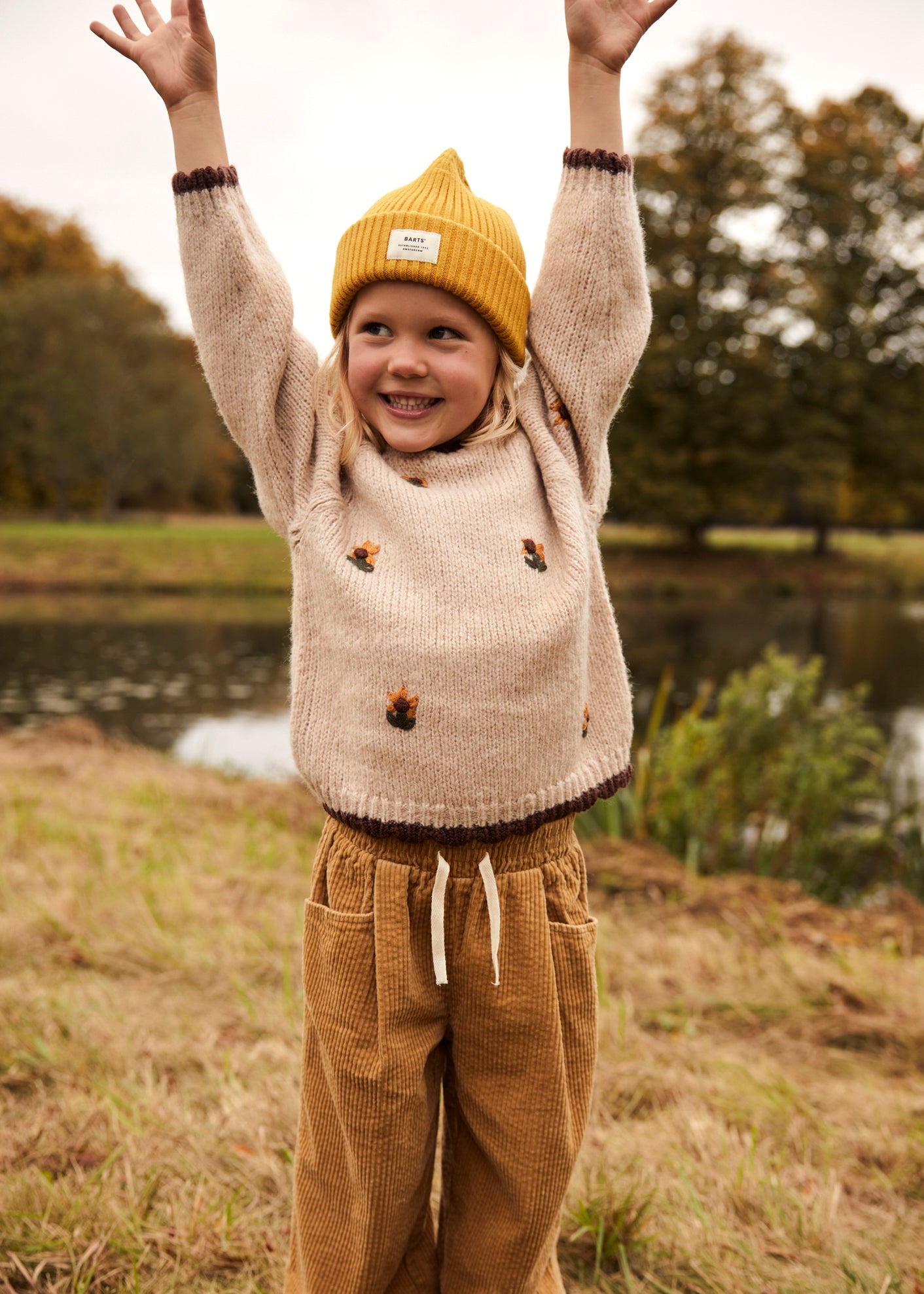 Kids Basalth Beanie yellow - Model