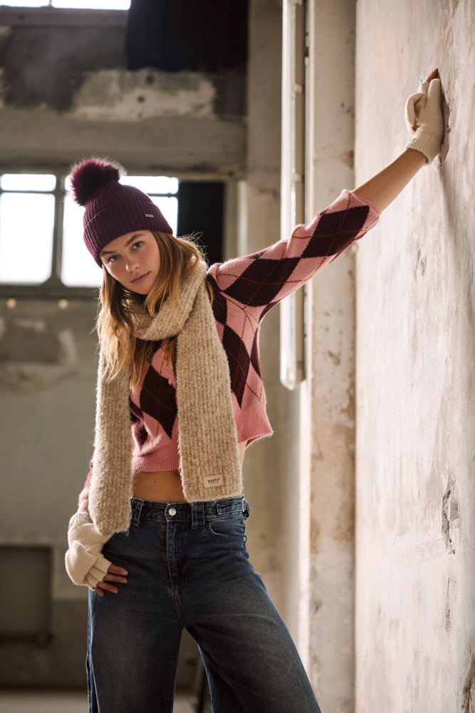 Women Kenzie Beanie aubergine - Model