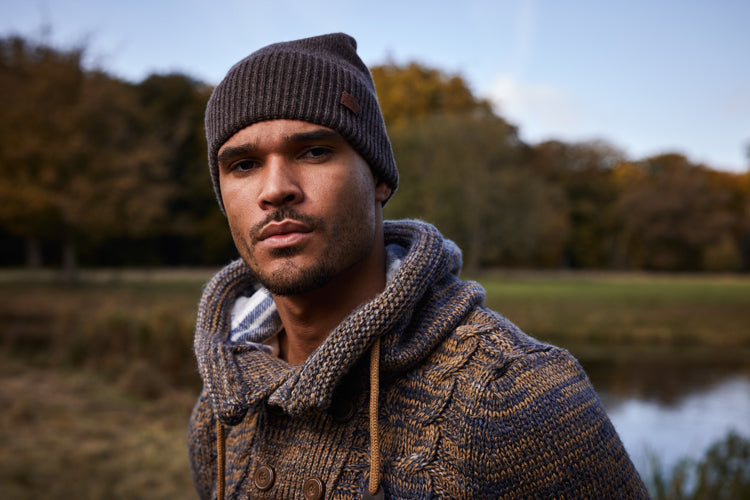 Men Lacke Beanie brown - Model