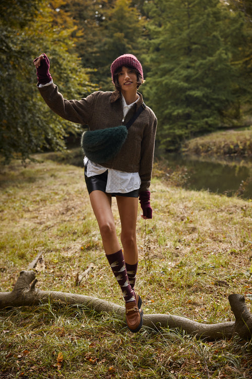 Women Arugama Beanie aubergine - Model