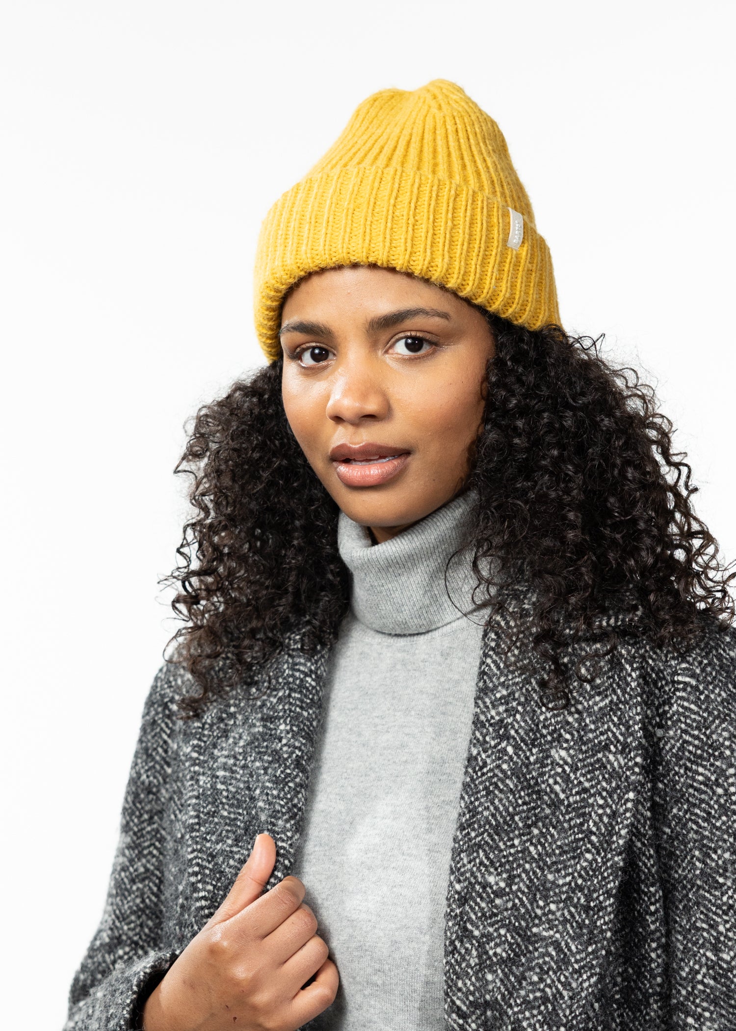 Women Chilah Beanie yellow - Side