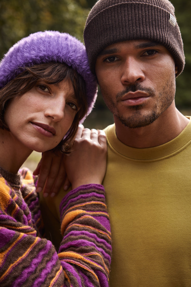 Women Tangalle Beanie purple - Model