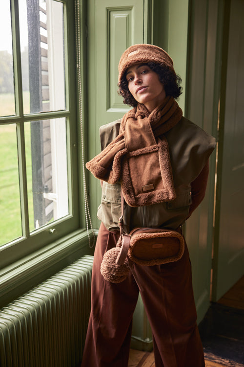 Bags Aedey Shoulderbag dark brown - Model