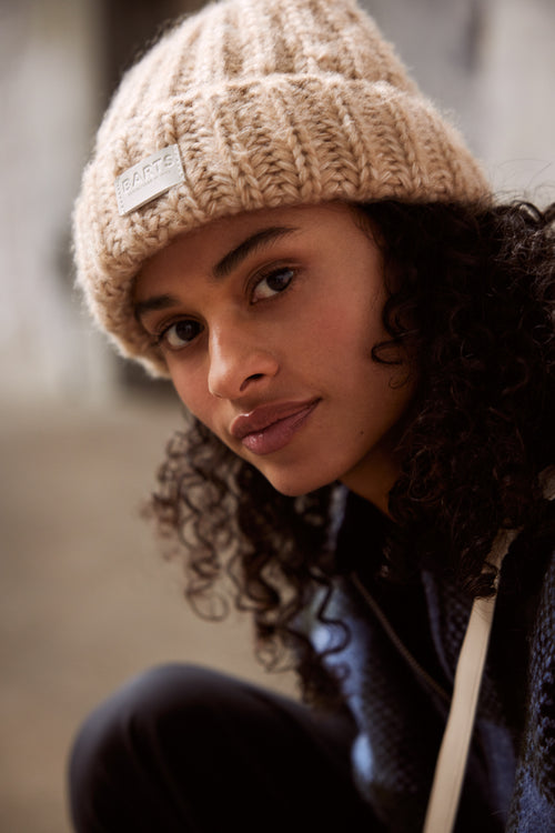 Women Alpanemone Beanie light brown - Model