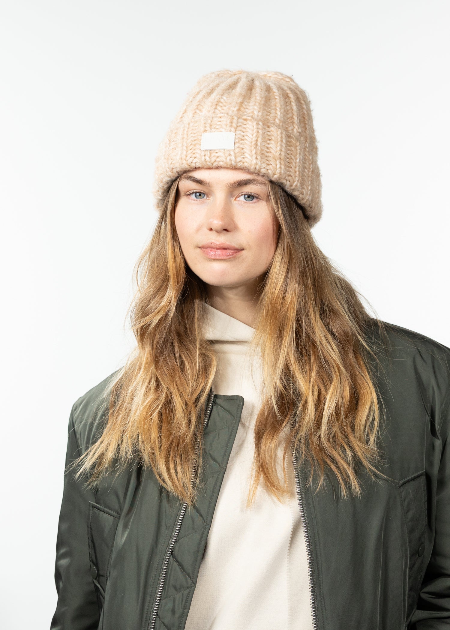Women Alpanemone Beanie light brown - Front