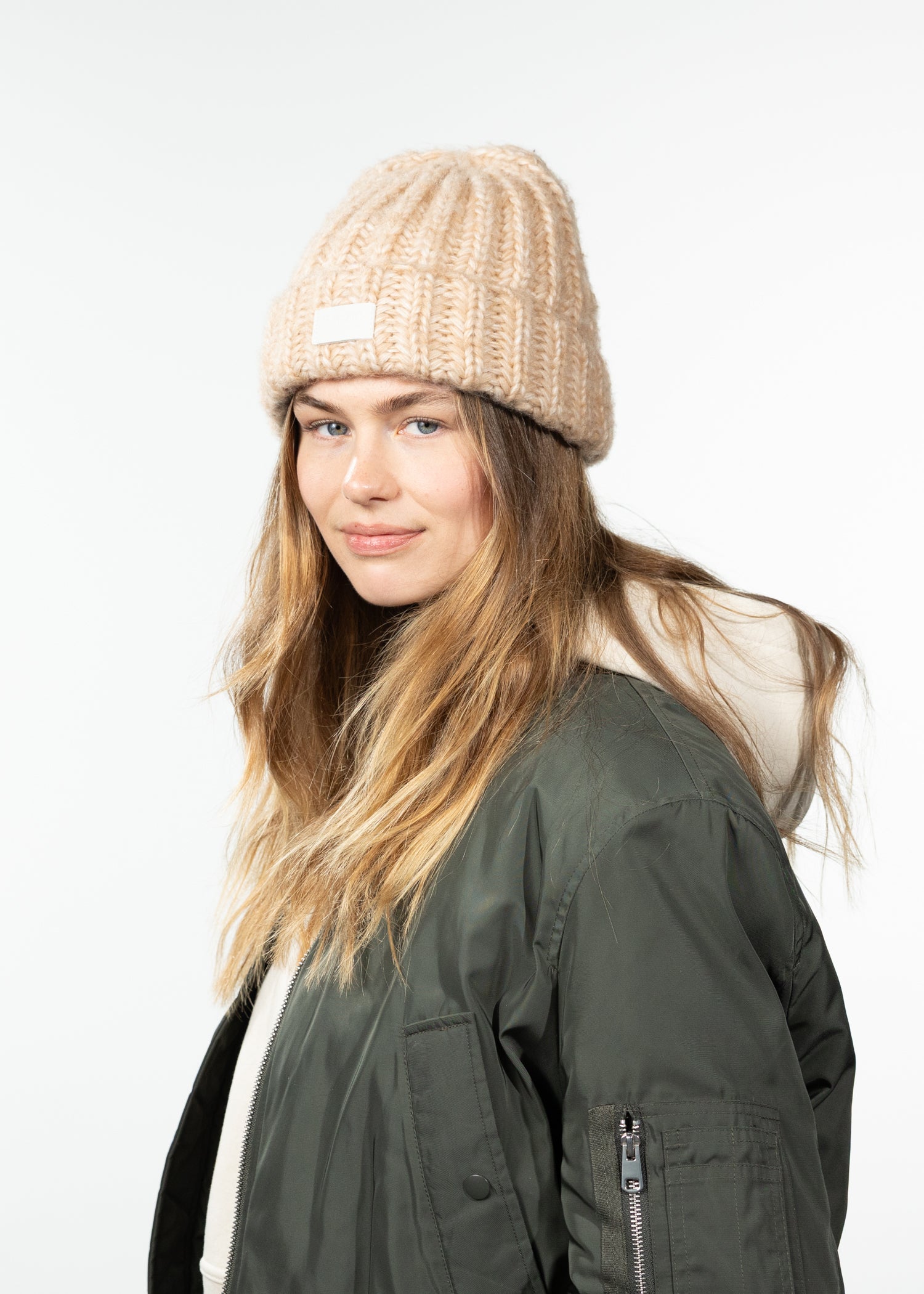 Women Alpanemone Beanie light brown - Side