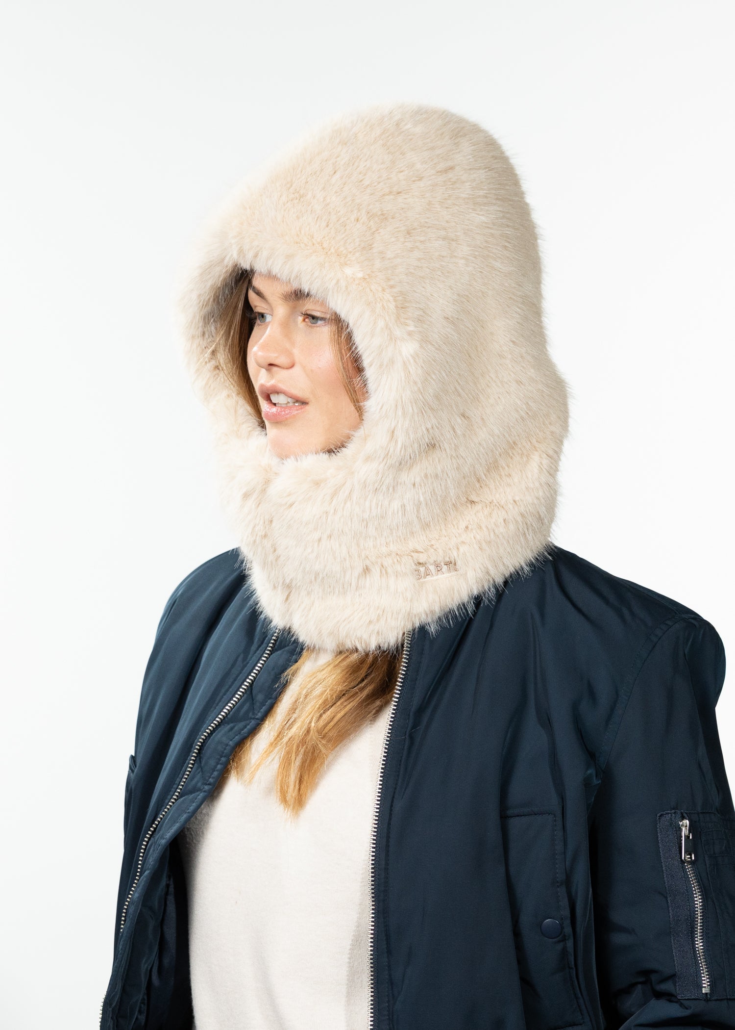 Women Angeliqa Hood cream - Side