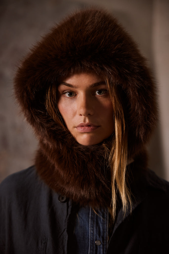 Women Angeliqa Hood dark brown - Model