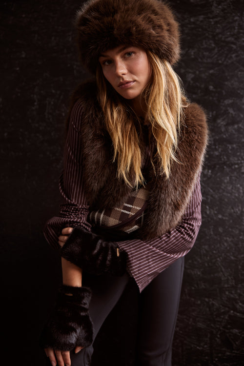 Women Annaliese Gilet dark brown - Model