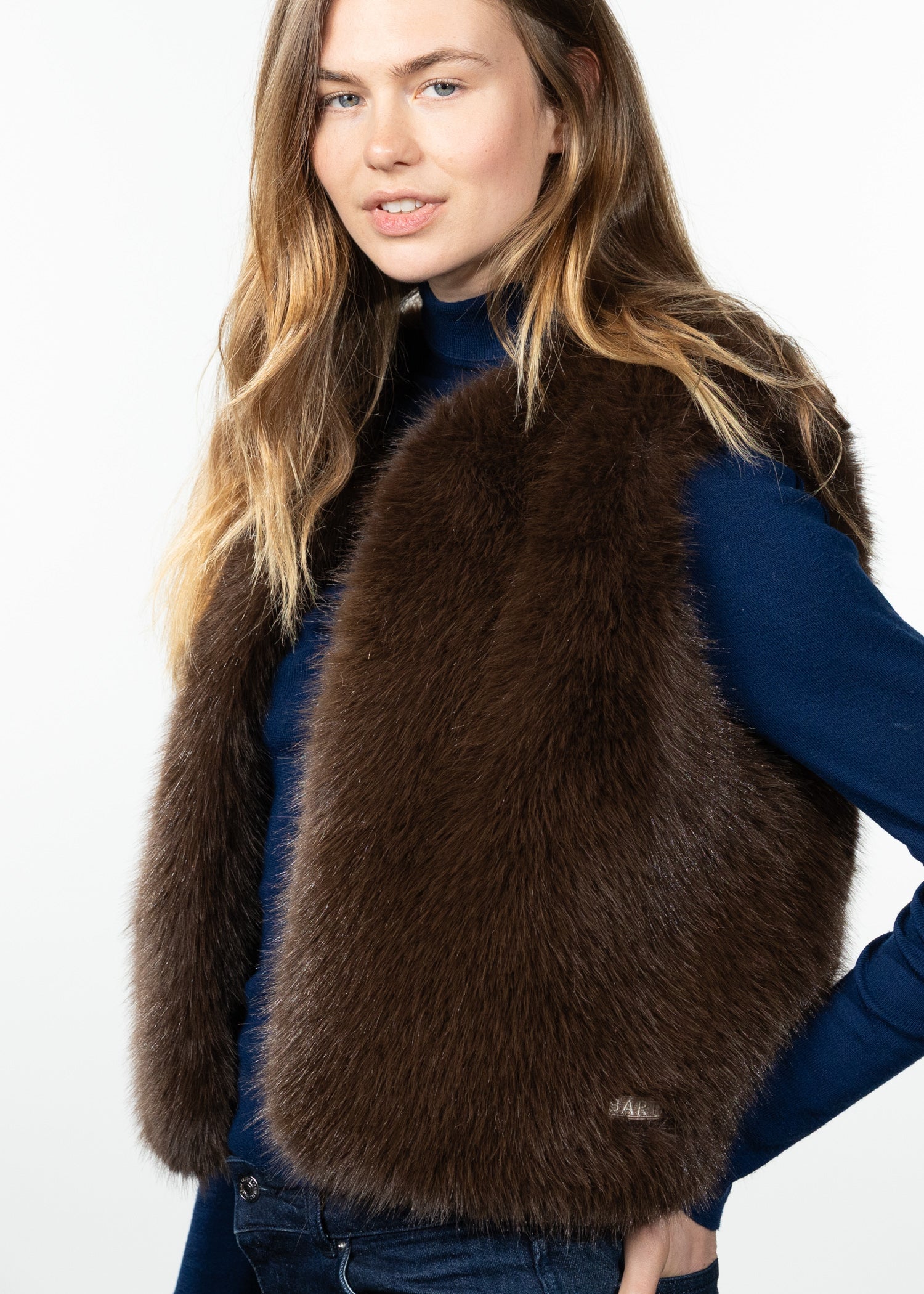 Women Annaliese Gilet dark brown - Side