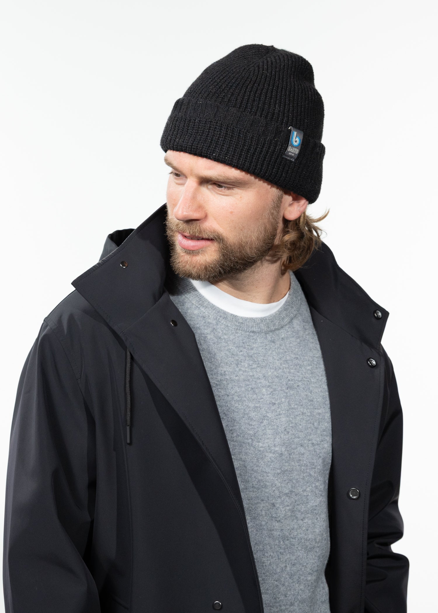 Men Maunten Beanie black - Side
