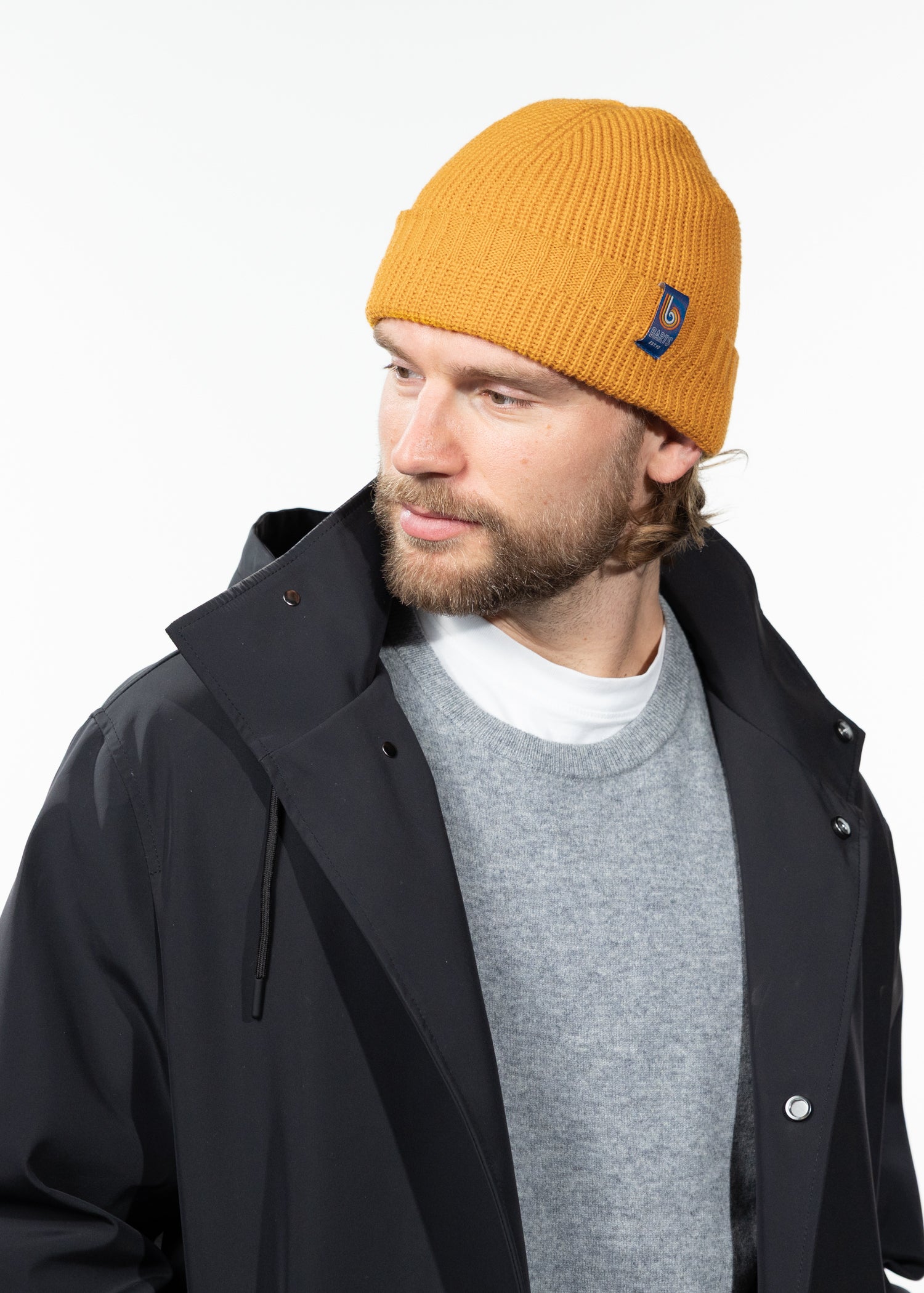 Men Maunten Beanie yellow - Side