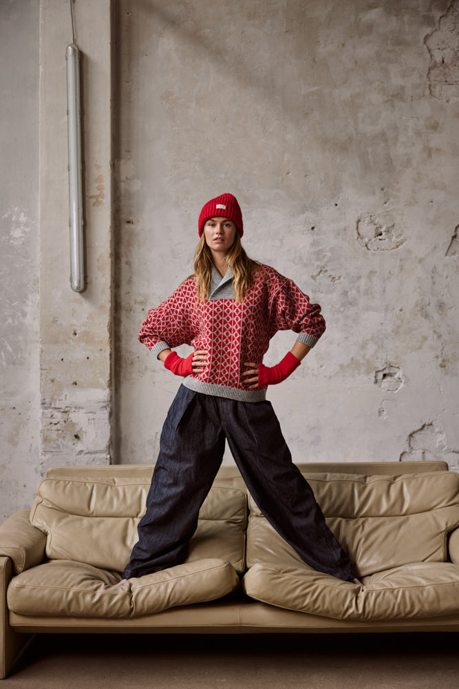 Women Rannoch Beanie red - Model