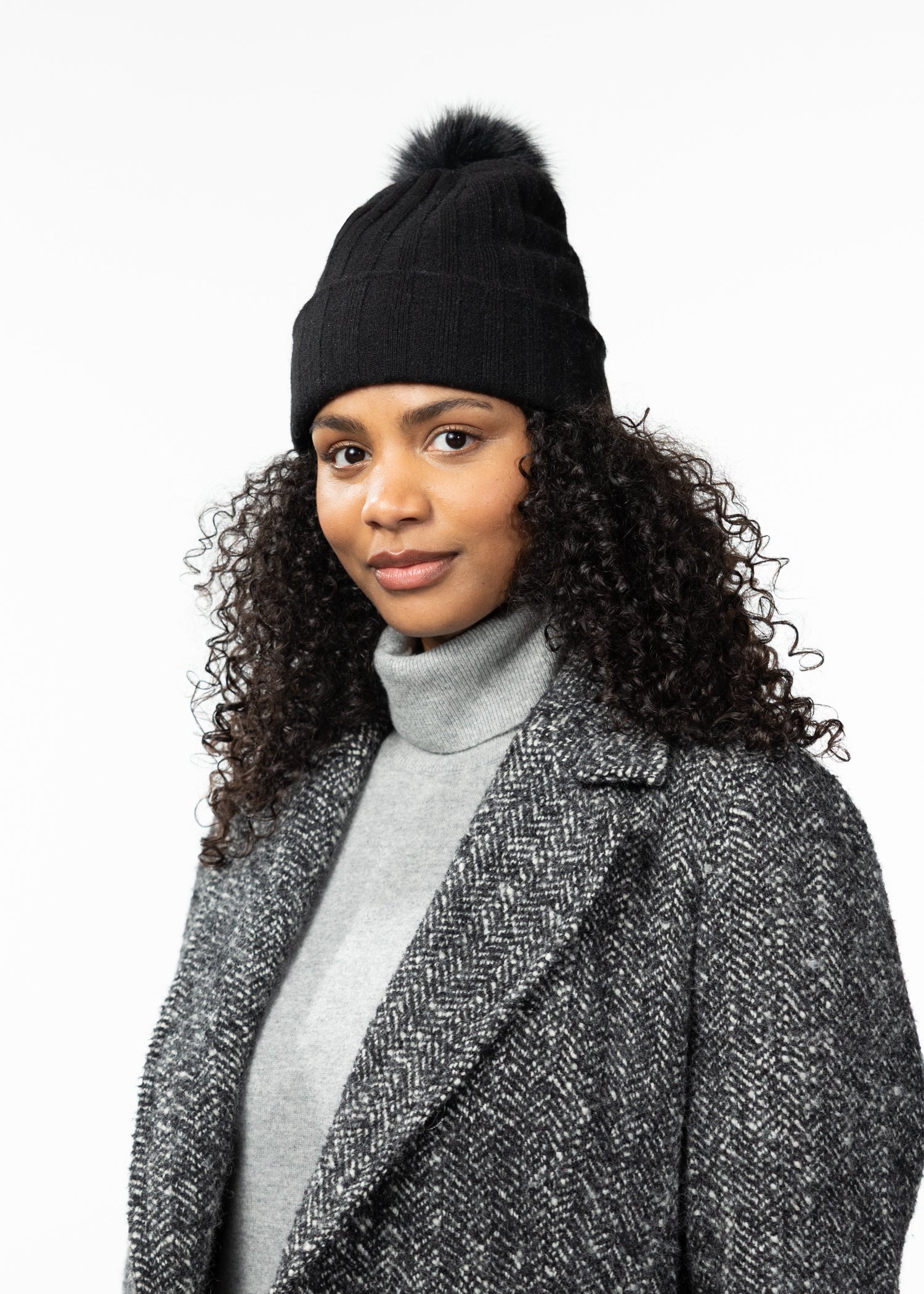 Women Augustia Beanie black - Side