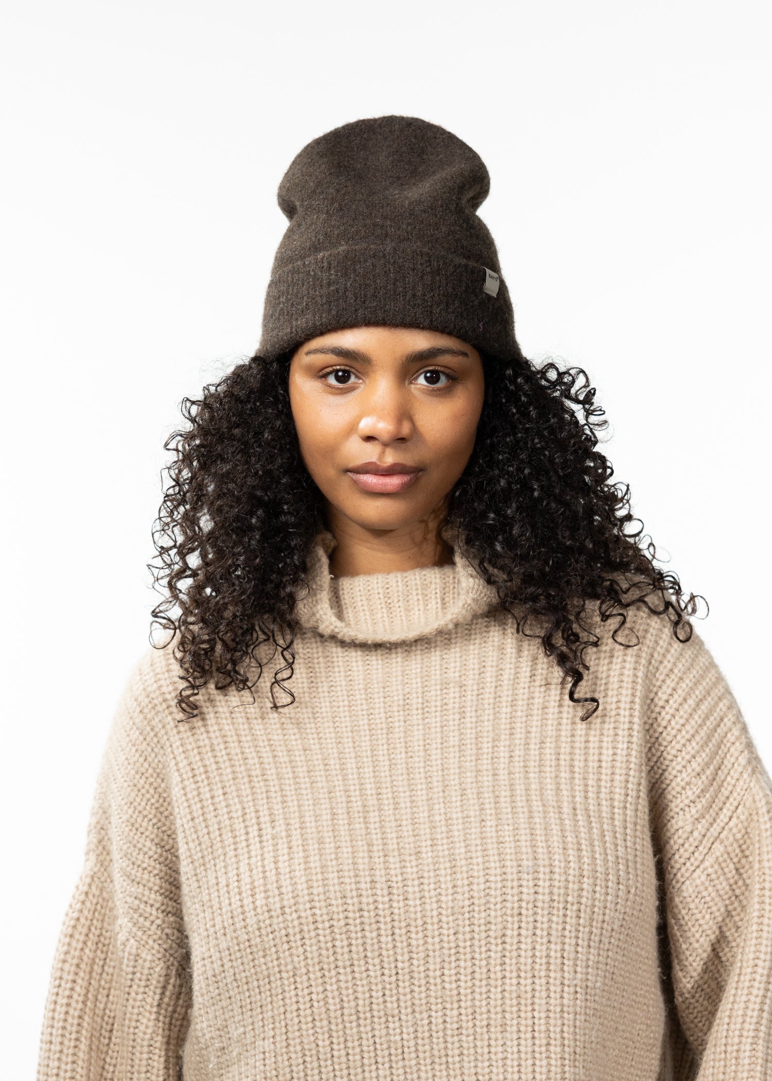 Women Fhearna Beanie dark brown - Front