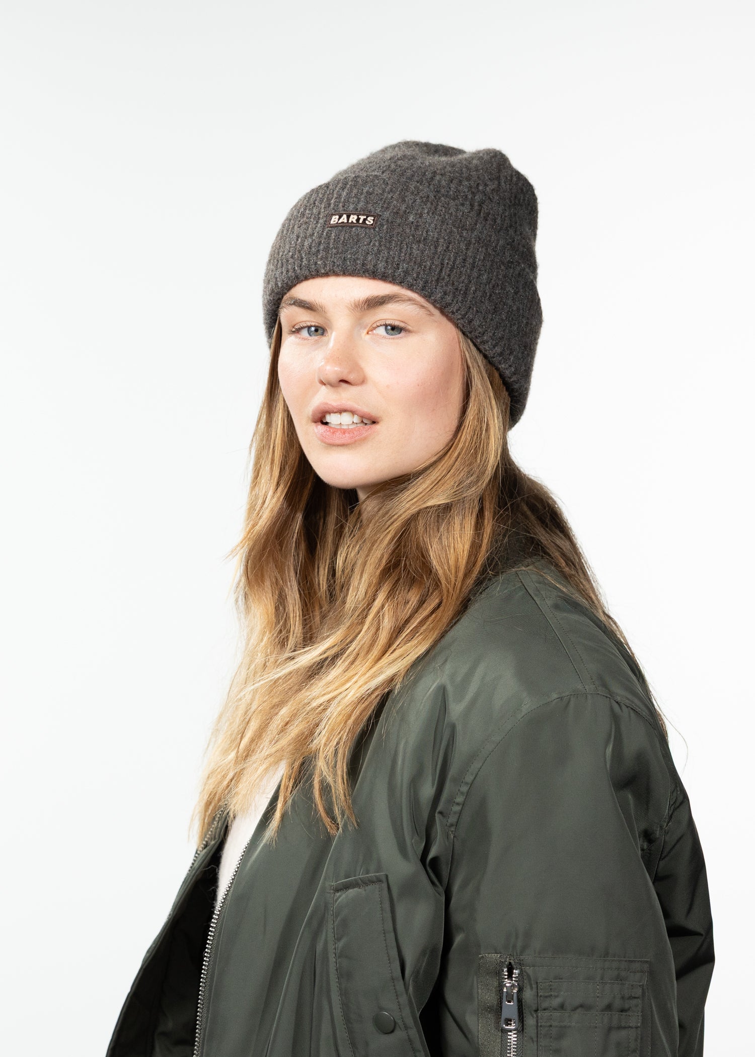 Women Ardelve Beanie dark brown - Side