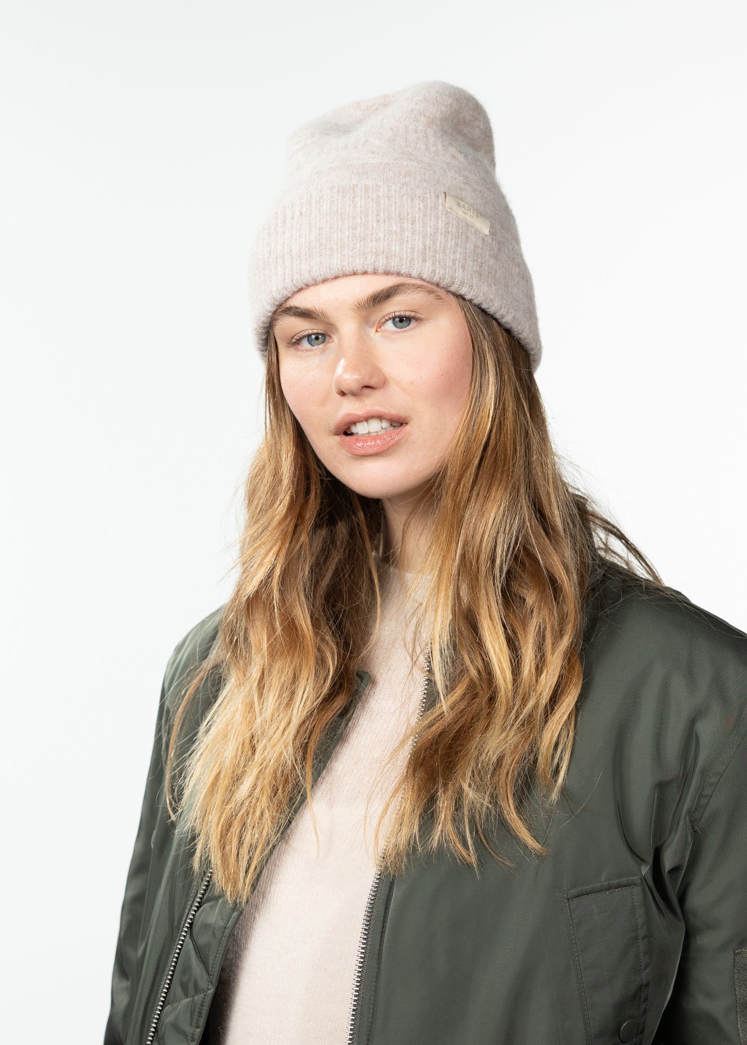 Women Sartle Beanie light brown - Side