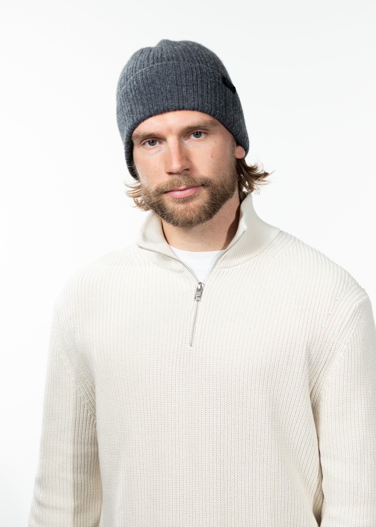 Men Beathan Beanie dark heather - Front