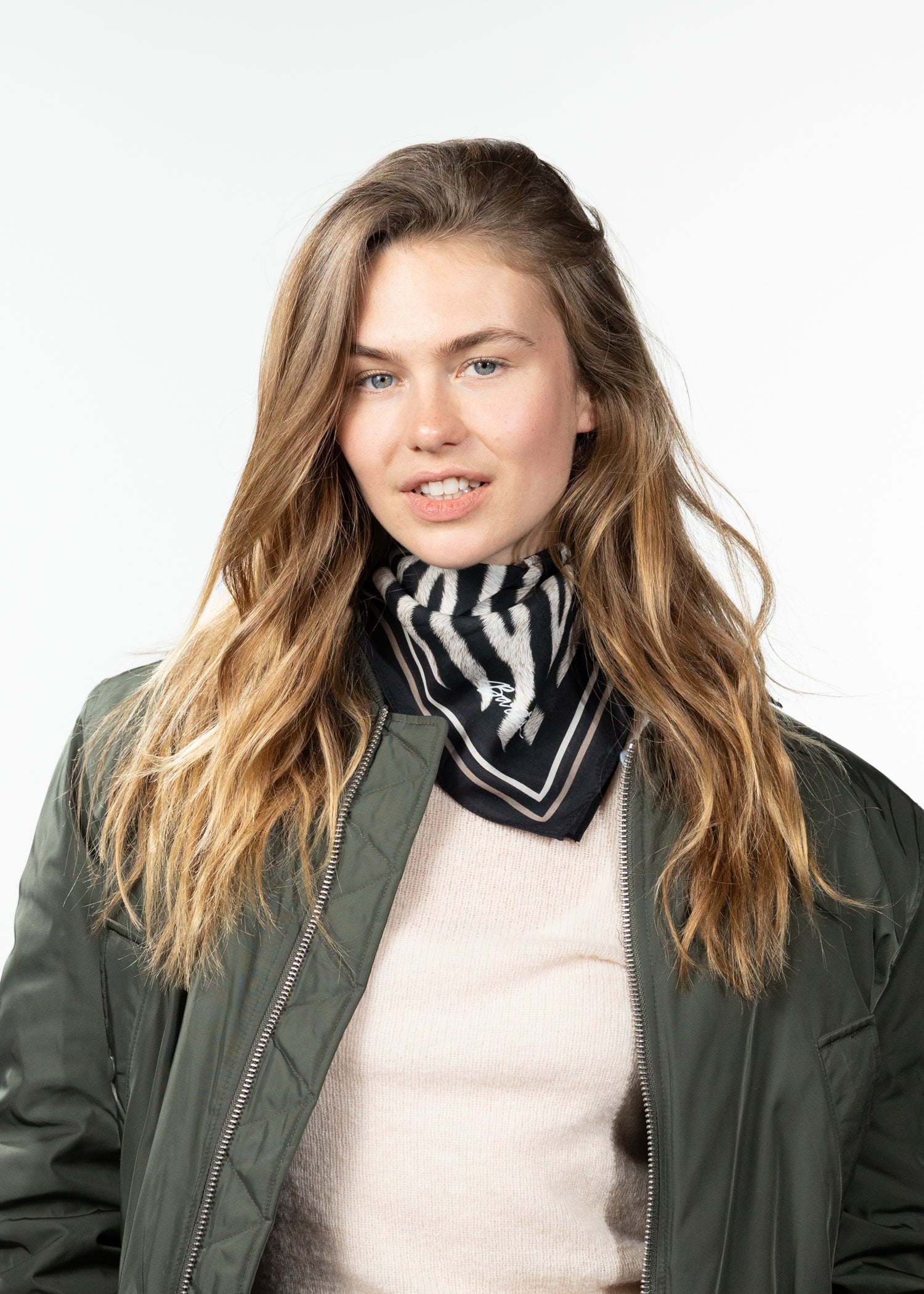Women Rigga Scarf print black - Front