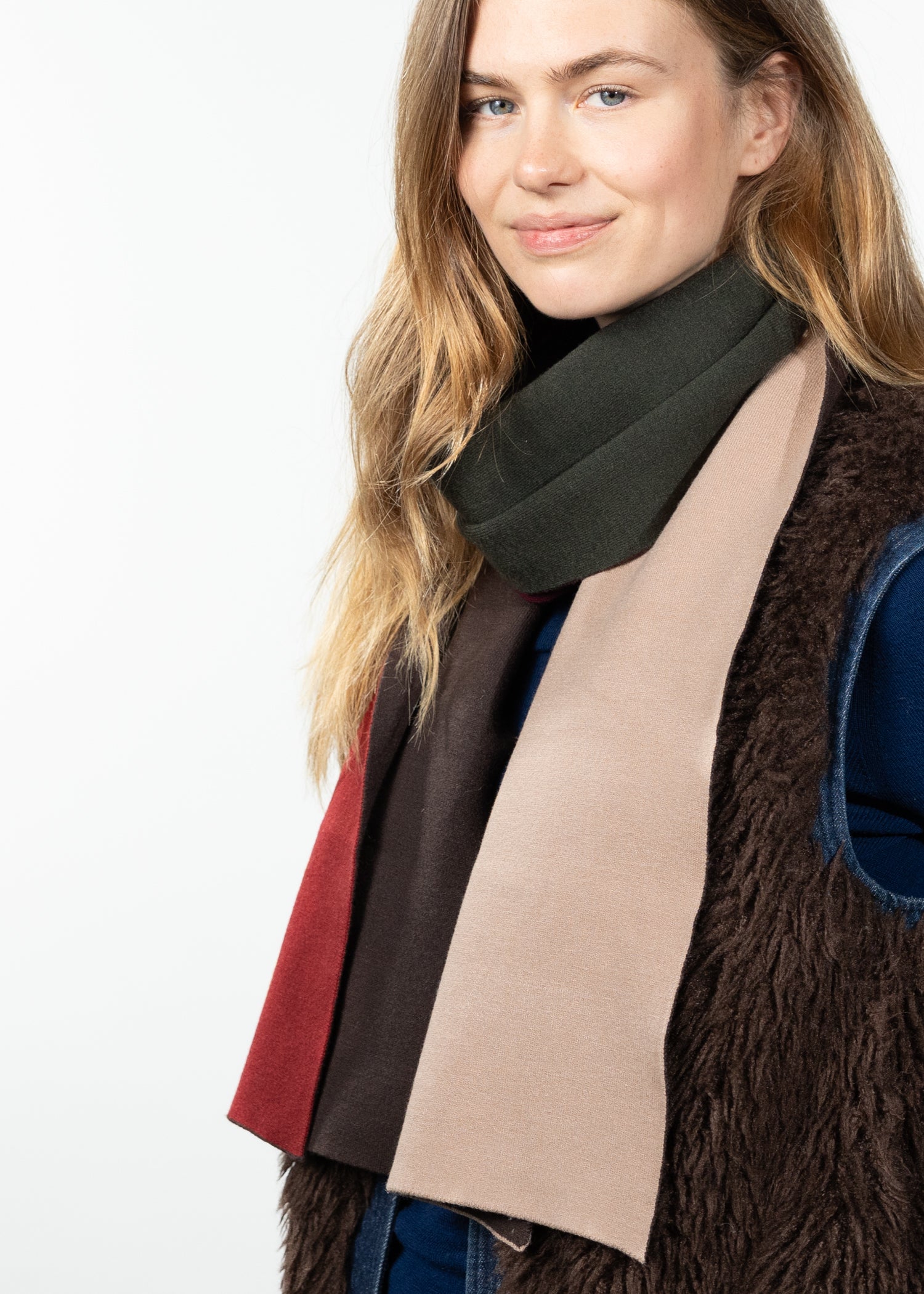 Unisex Ishbel Scarf burgundy - Side