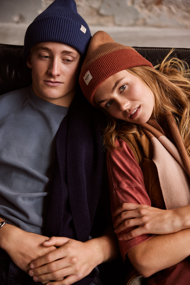 Unisex Ishbel Beanie brown - Model