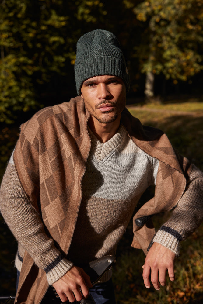 Men Airchie Scarf brown - Model