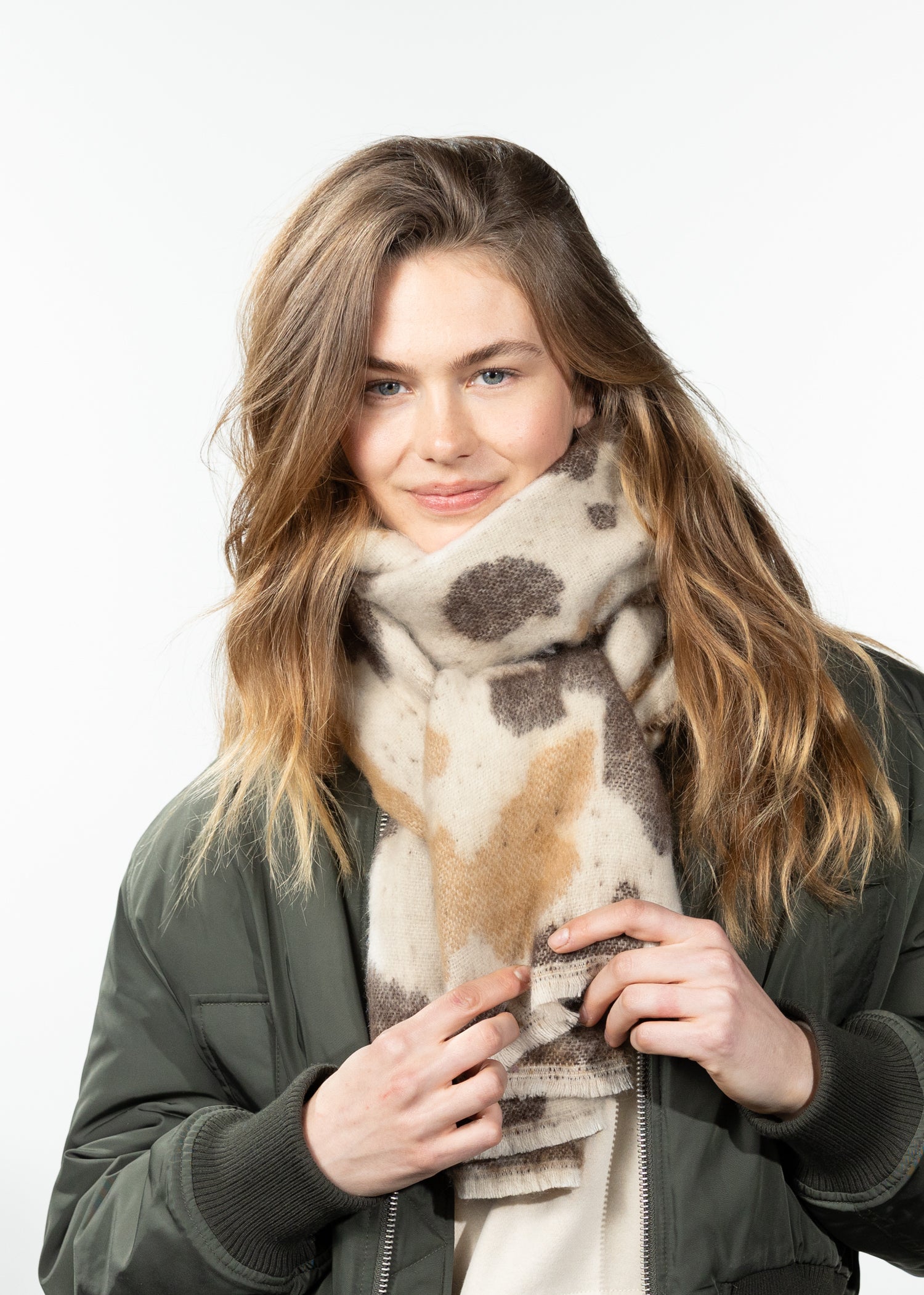 Women Cowcoon Scarf brown - Front