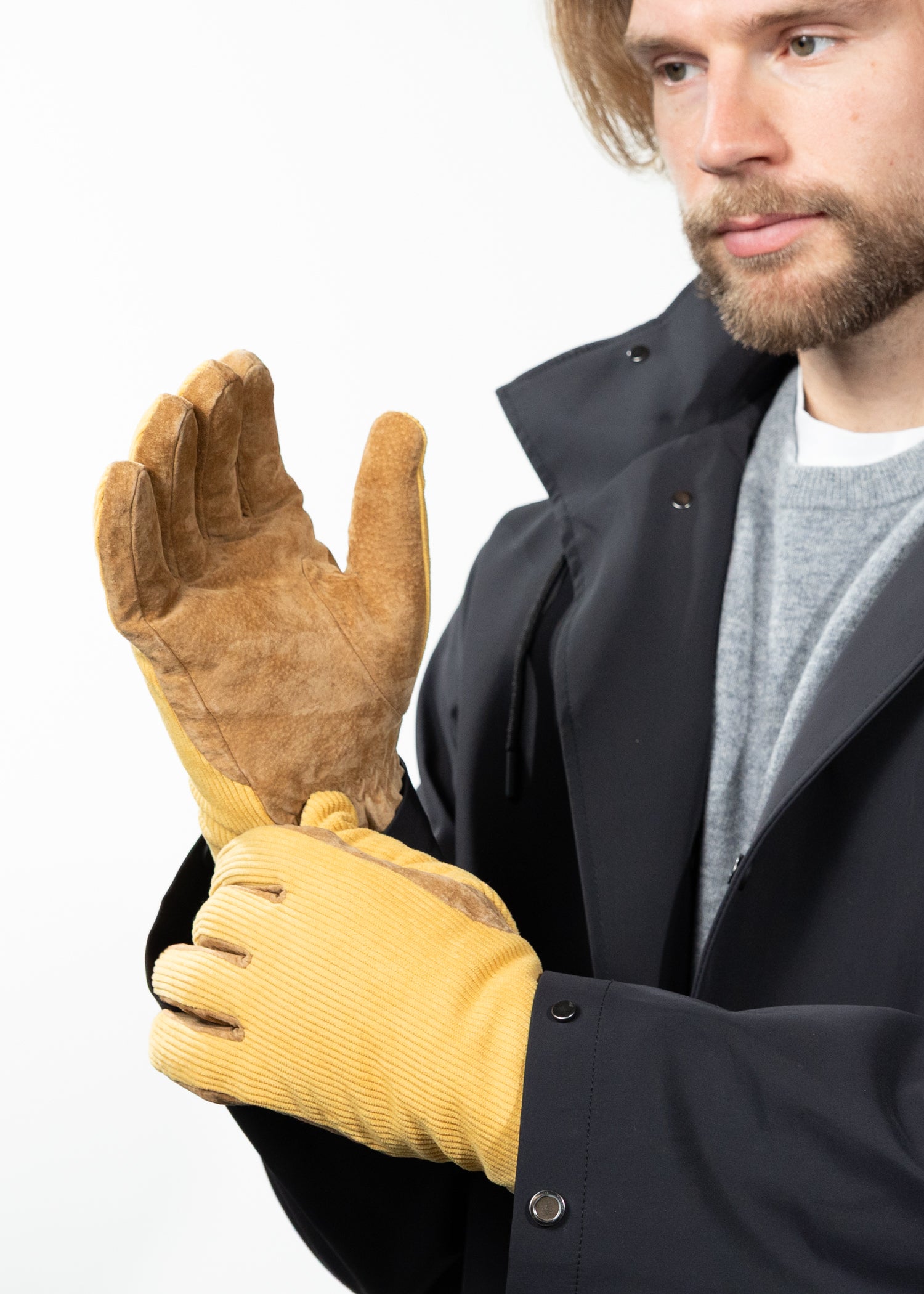 Men Hugner Gloves mustard - Side
