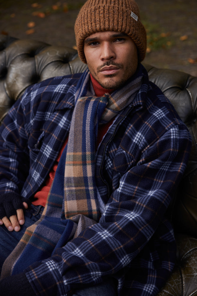 Men Wallash Scarf navy - Model