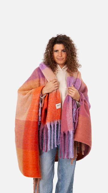 BARTS Hideaway Blanket-1