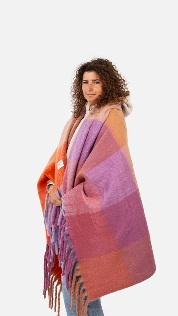 BARTS Hideaway Blanket-2